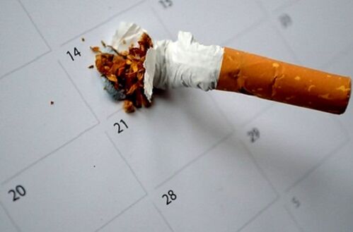 sulaužyta cigaretė ir mesti rūkyti